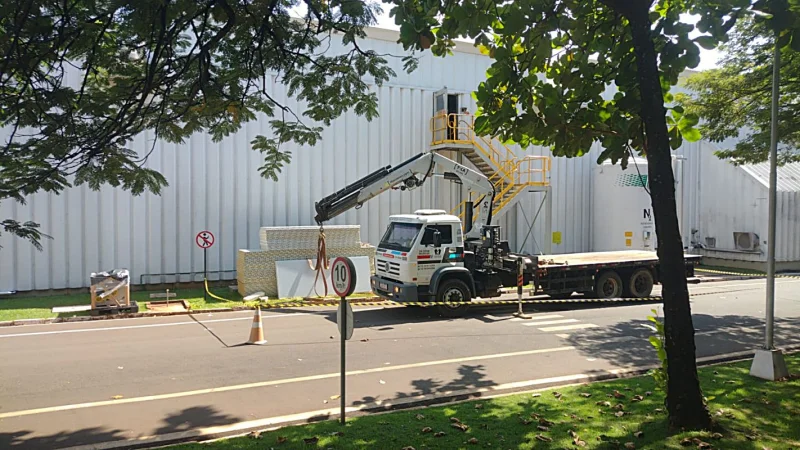 Imagem ilustrativa de Caminhão munck para alugar