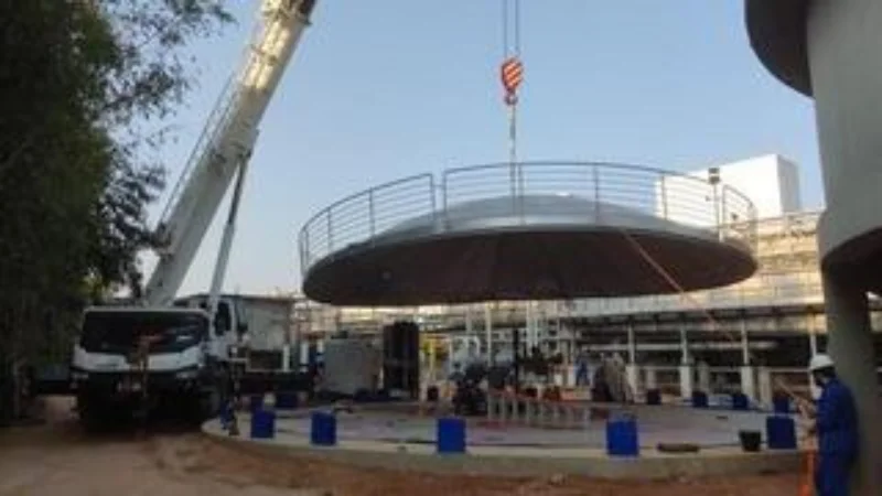 Locação de guindaste articulado